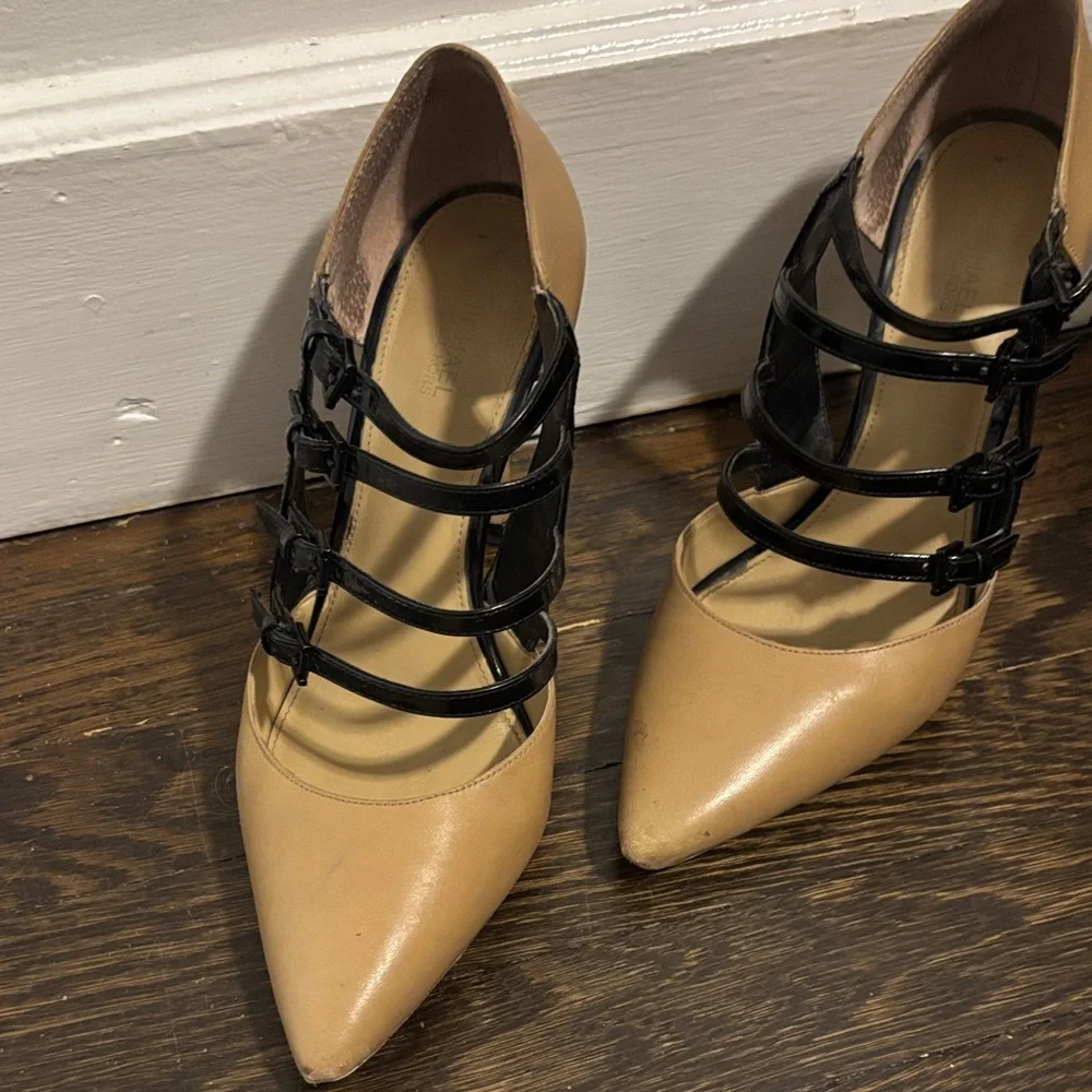 Michael Kors Black and Tan Women's Shoes - Picture 2 of 12